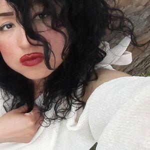 Meet your Posher, Lily